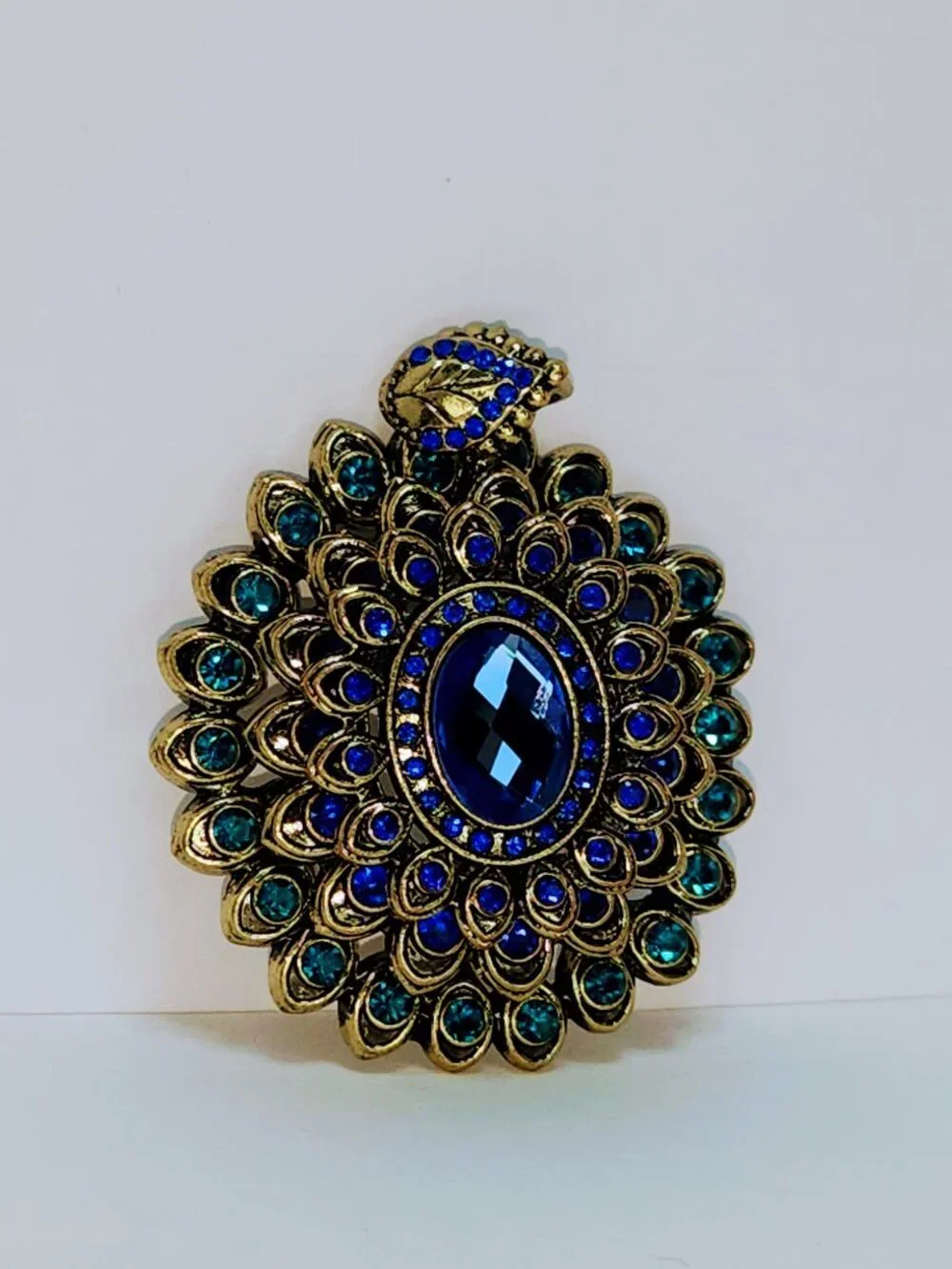 Ornate Gold-Tone Blue & Teal Rhinestone Peacock Statement Brooch\Pendant